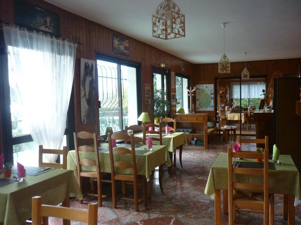 Hotel Restaurant La Chaumiere Du Lac Clairvaux-les-Lacs Esterno foto