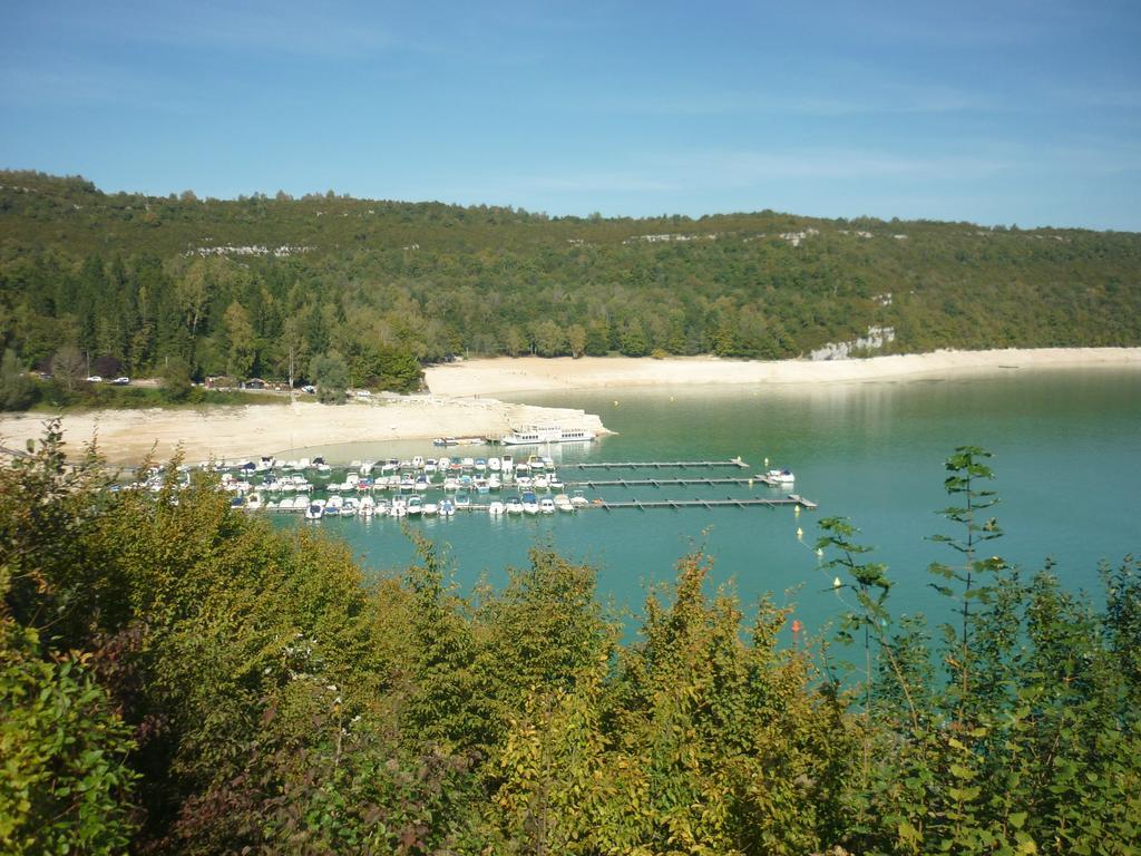 Hotel Restaurant La Chaumiere Du Lac Clairvaux-les-Lacs Esterno foto