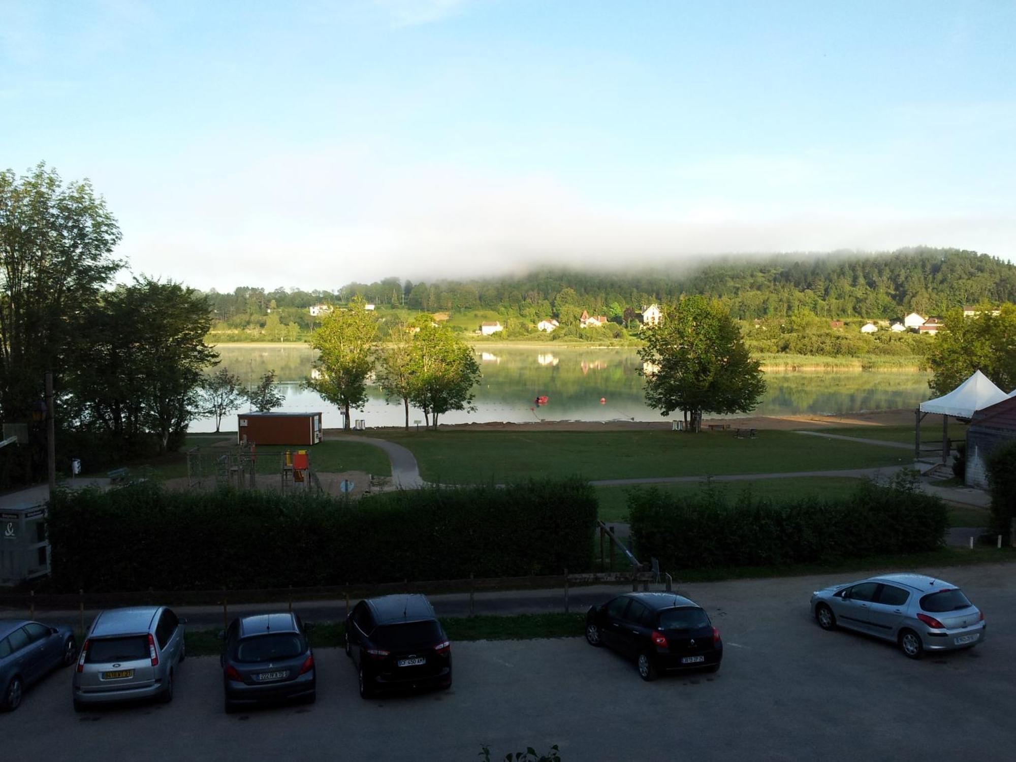 Hotel Restaurant La Chaumiere Du Lac Clairvaux-les-Lacs Esterno foto