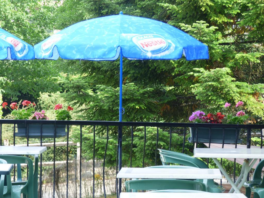 Hotel Restaurant La Chaumiere Du Lac Clairvaux-les-Lacs Esterno foto